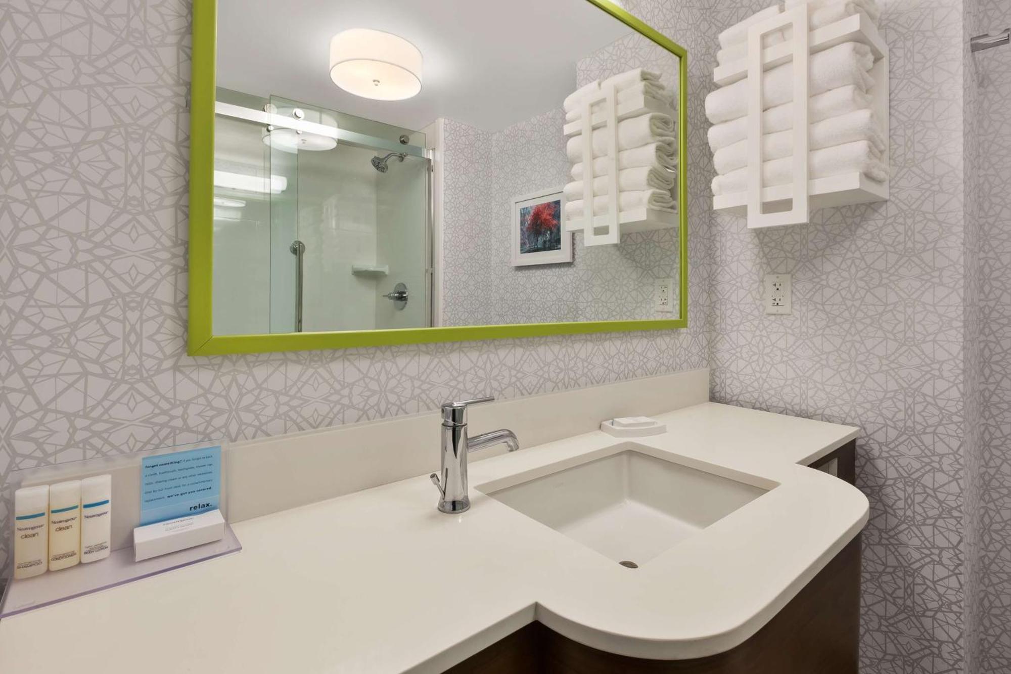 Hampton Inn Траверс-Сіті Екстер'єр фото