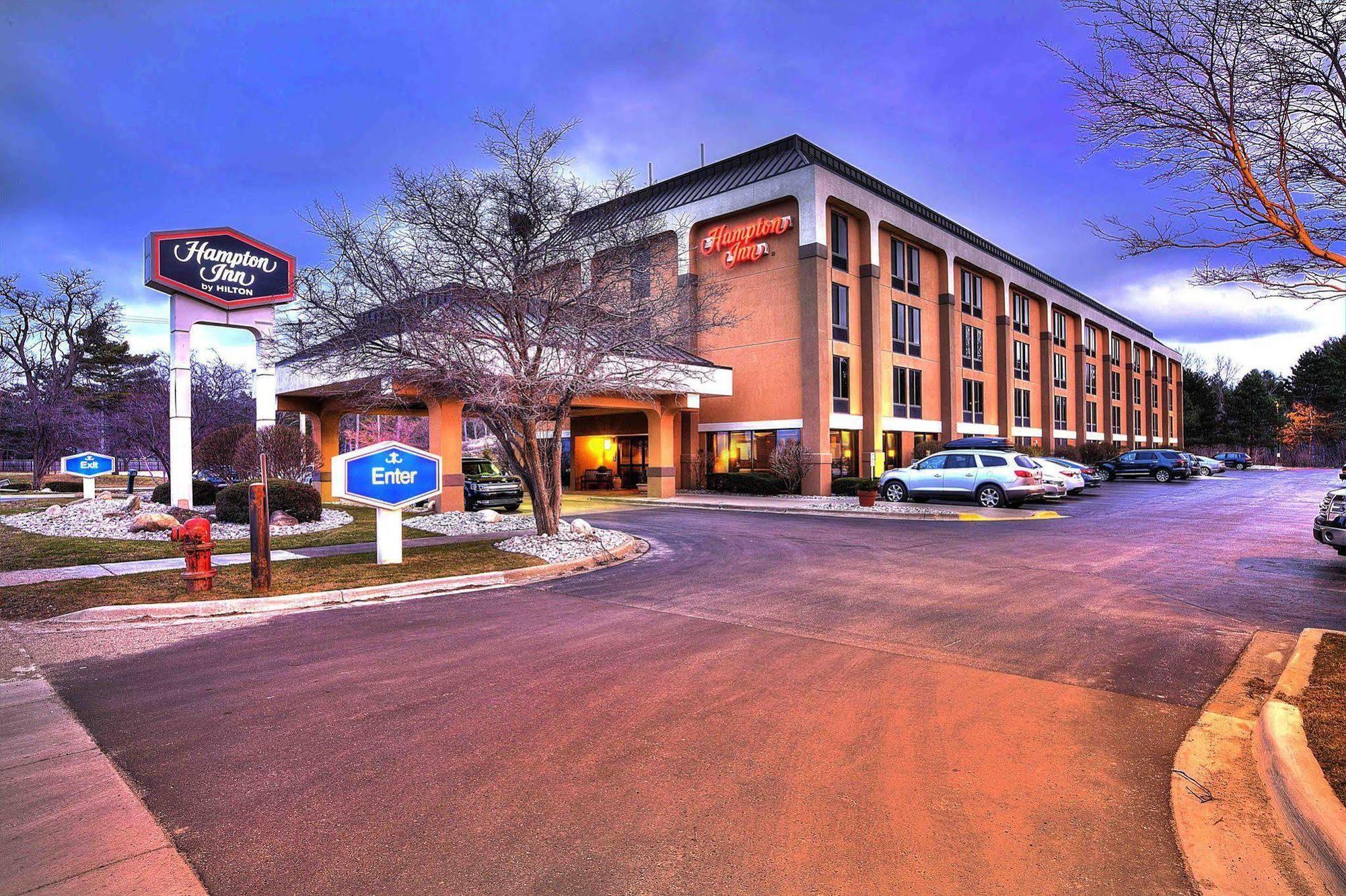 Hampton Inn Траверс-Сіті Екстер'єр фото