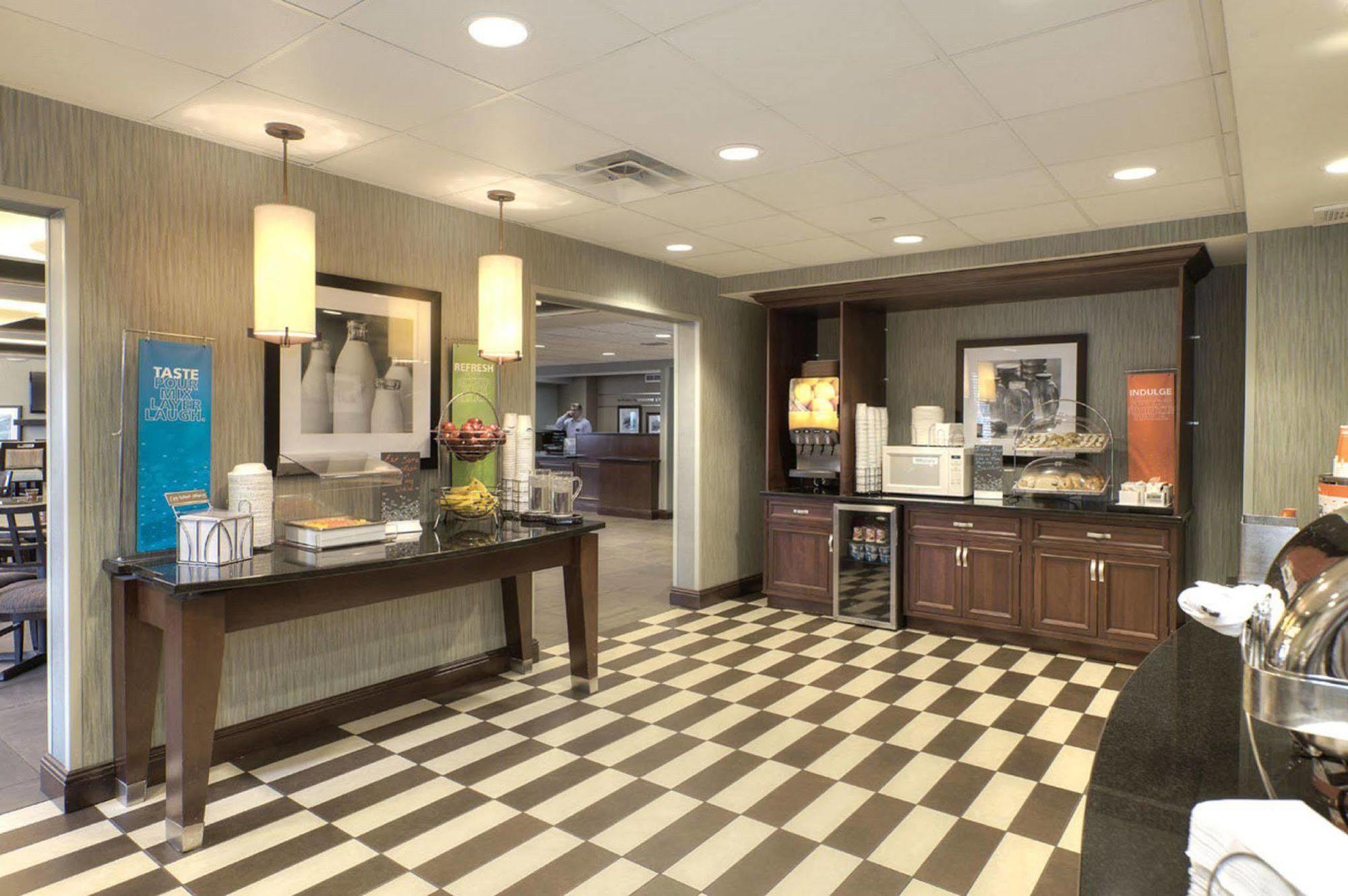 Hampton Inn Траверс-Сіті Екстер'єр фото